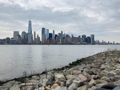 ¡Termina Nueva York restricciones por COVID-19 y lo celebra con pirotecnia! 